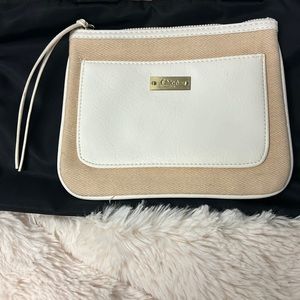Chloe pouch